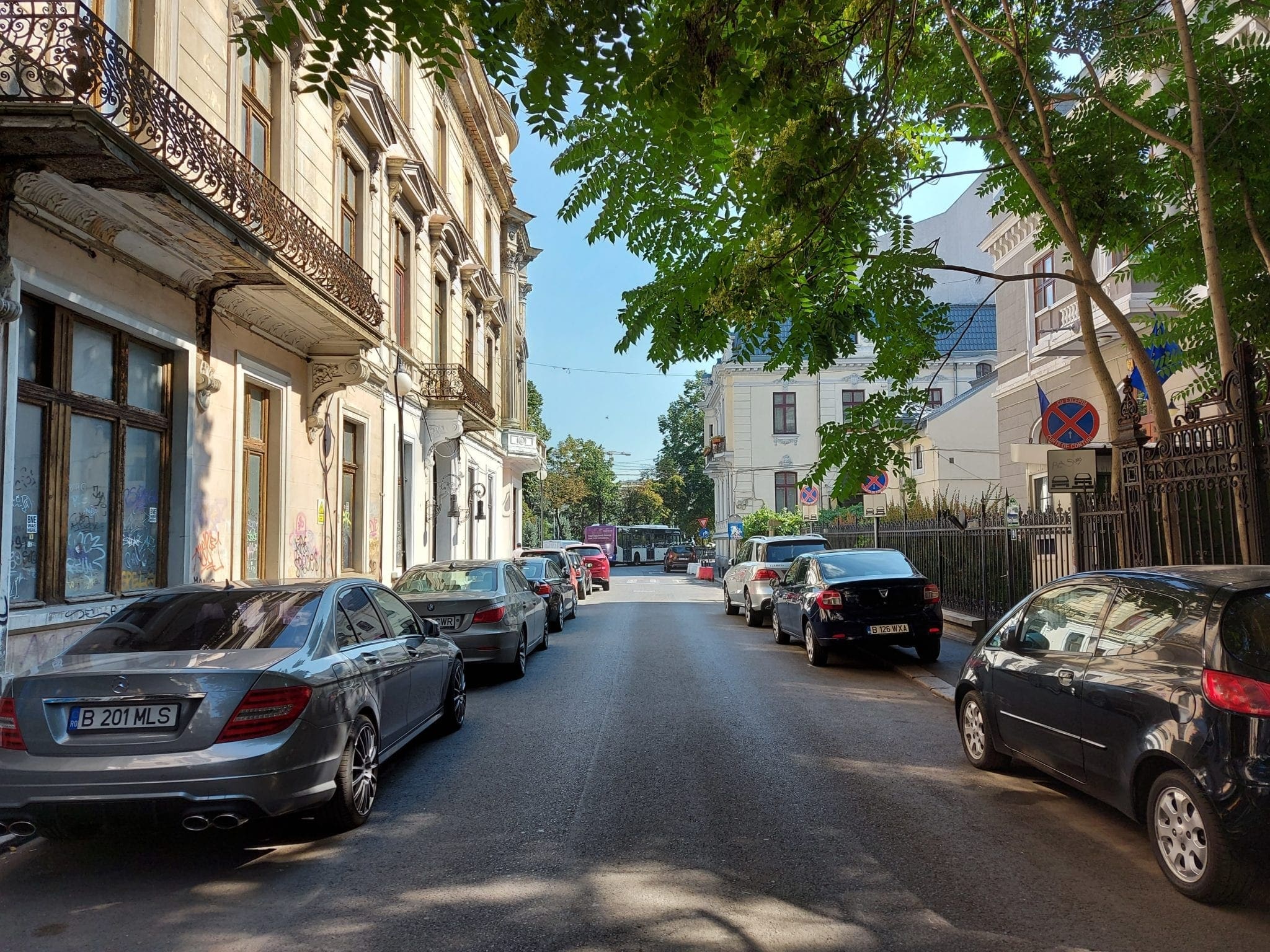 galaxy a71 vs iphone 8 plus