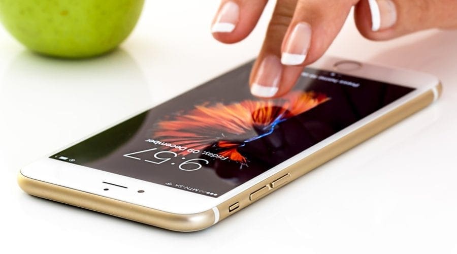 Apple trebuie să plătească scump pentru scandalul cu iPhone-urile “încetinite”. Suma pe care compania americană o datorează clienților