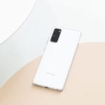 REVIEW Samsung Galaxy S20 FE 5G, un telefon care își depășește condiția