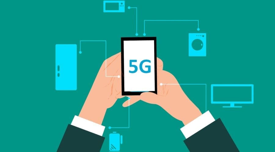 Aproape jumătate dintre românii până în 50 de ani vor să își cumpere telefoane capabile de viteze 5G
