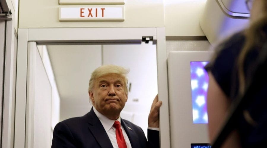 SUA: Twitter a suspendat contul lui Donald Trump