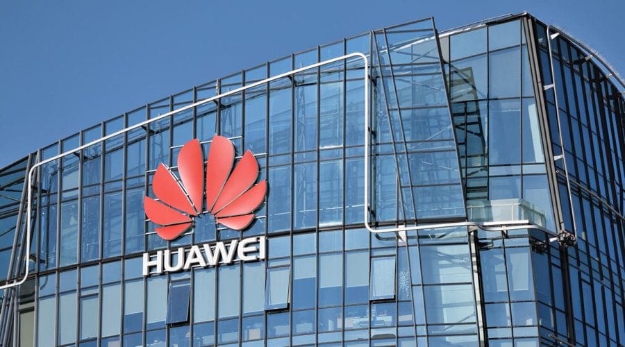 Huawei ar putea reduce producția de smartphone-uri la jumătate în 2021