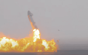 SpaceX a aterizat cu un prototip Starship pentru prima oară, însă nu a putut opri explozia acestuia
