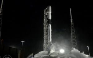 SpaceX face istorie, după ce a reușit al 10-lea zbor cu aceeași rachetă