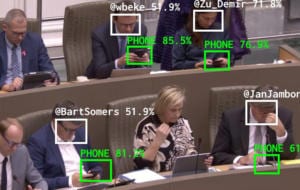 Un serviciu cu inteligență artficială va recunoaște cât timp pierd politicienii pe telefon în timpul ședințelor