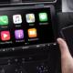 Apple lucrează la un sistem care să permită CarPlay să acceseze diferite funcții ale autovehiculului. Vezi cum ar putea funcționa