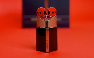 REVIEW Huawei Freebuds Lipstick: Cel mai cool accesoriu beauty-tech
