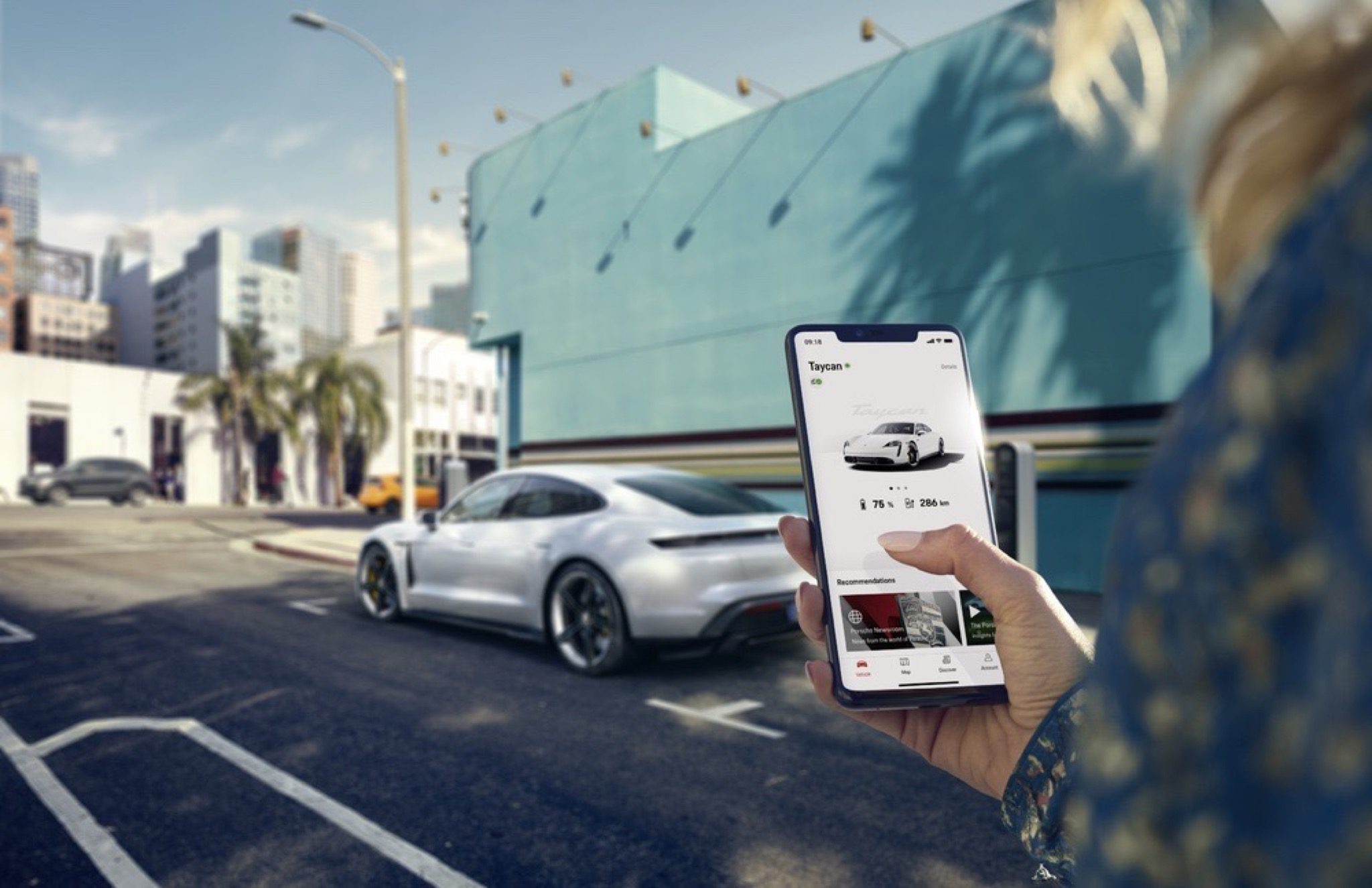 Aplicația My Porsche conectează smartphone-ul la vehicul