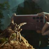 Samsung a lansat reclama începutului de an 2022: Galaxy S22 Ultra învaţă un păianjen să iubească
