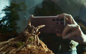 Samsung a lansat reclama începutului de an 2022: Galaxy S22 Ultra învaţă un păianjen să iubească