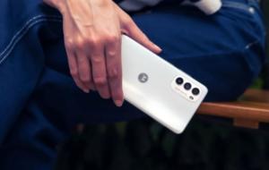 Motorola Moto G71s a fost lansat oficial, cu ecran OLED de 120 Hz, procesor Snapdragon 695