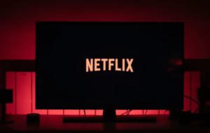 Abonamentele Netflix cu reclame vor avea conţinut cu rezoluţie 480p, vizionarea offline interzisă