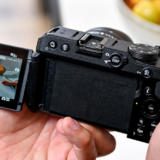 Nikon Z30 este o cameră de vlogging pentru YouTuberi, cu senzor de 20.9 MP APS-C