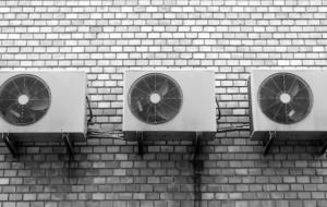 Mai mult de jumătate din românii de la oraș nu au aparat de aer condiționat în casă, conform evoMAG