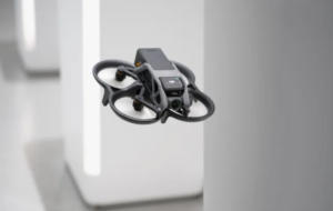 DJI prezintă drona Avata, gândită pentru vizualizare first person a filmărilor din zbor