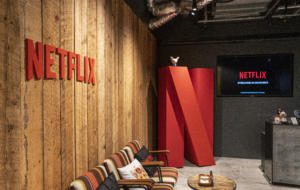 Fondatorul Netflix, Reed Hastings, se retrage din funcția de co-CEO al companiei