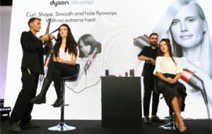 Dyson a organizat primul său eveniment în România. Efectul Coandă, esențial pentru starul show-ului, Dyson Airwrap