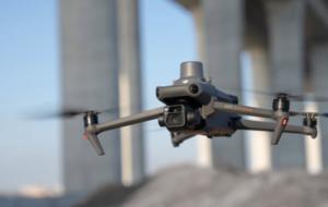 DJI prezintă dronele Mavic 3E şi Mavic 3T, cu autonomie de până la 45 de minute
