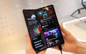 Samsung prezintă pliabilul viitorului: telefon cu ecran pliabil la 360 de grade
