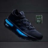 Infineon și Adidas dezvăluie un prototip de sneaker care luminează în funcție de muzică