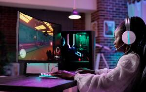 Philips lansează un nou monitor din gama Evnia, dedicat gamerilor