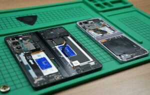 Samsung lansează Self-Repair în România, programul prin care poți comanda piese originale pentru telefoane