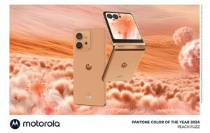 Pantone Peach Fuzz: Motorola lansează două ediții noi pentru smartphone-urile razr 40 ultra și edge 40 neo