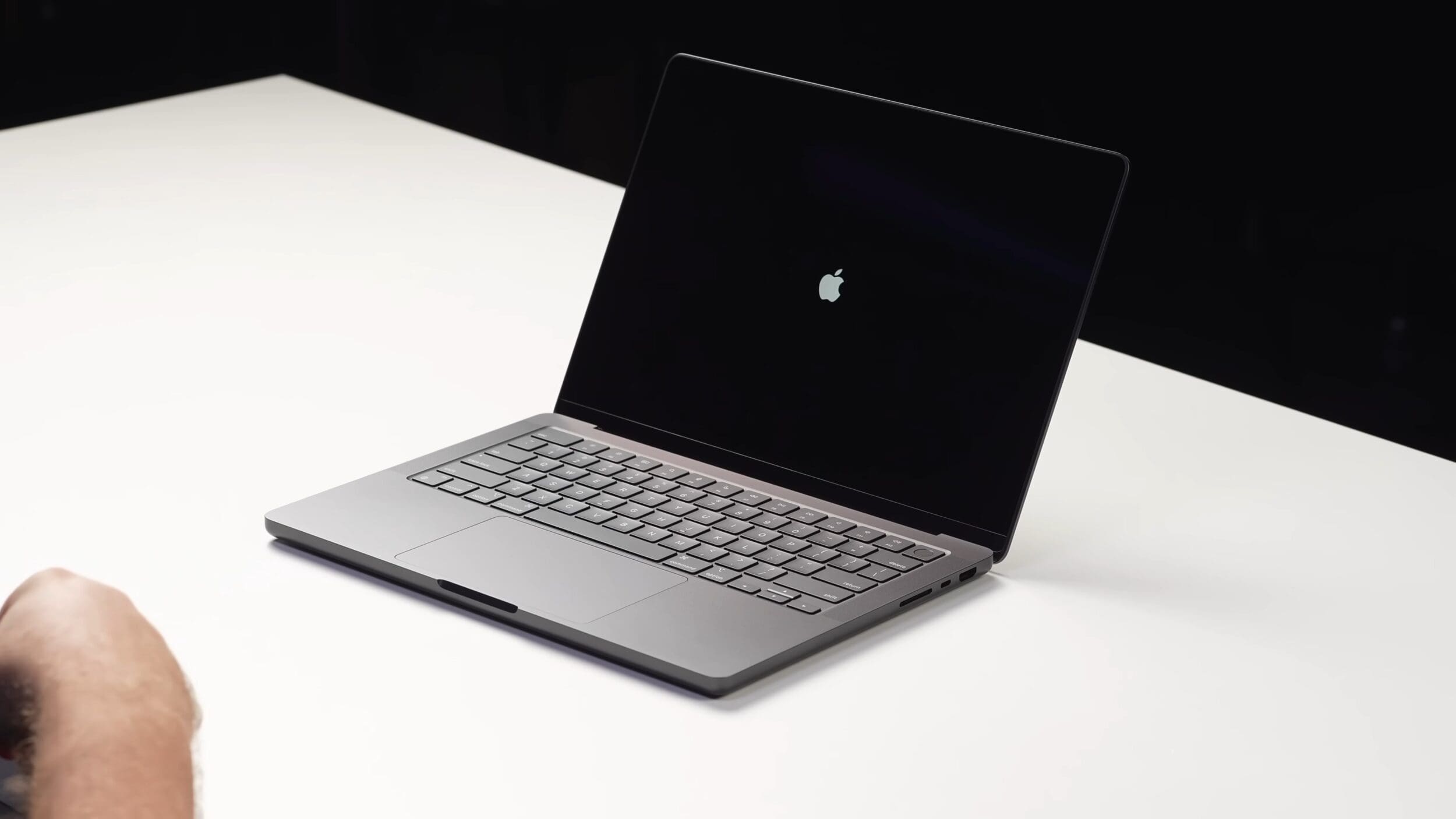 Touchpad-ul de pe MacBook Pro și MacBook Air poate fi folosit drept cântar: iată cum!