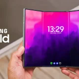 Samsung pregătește primul său telefon tri-fold