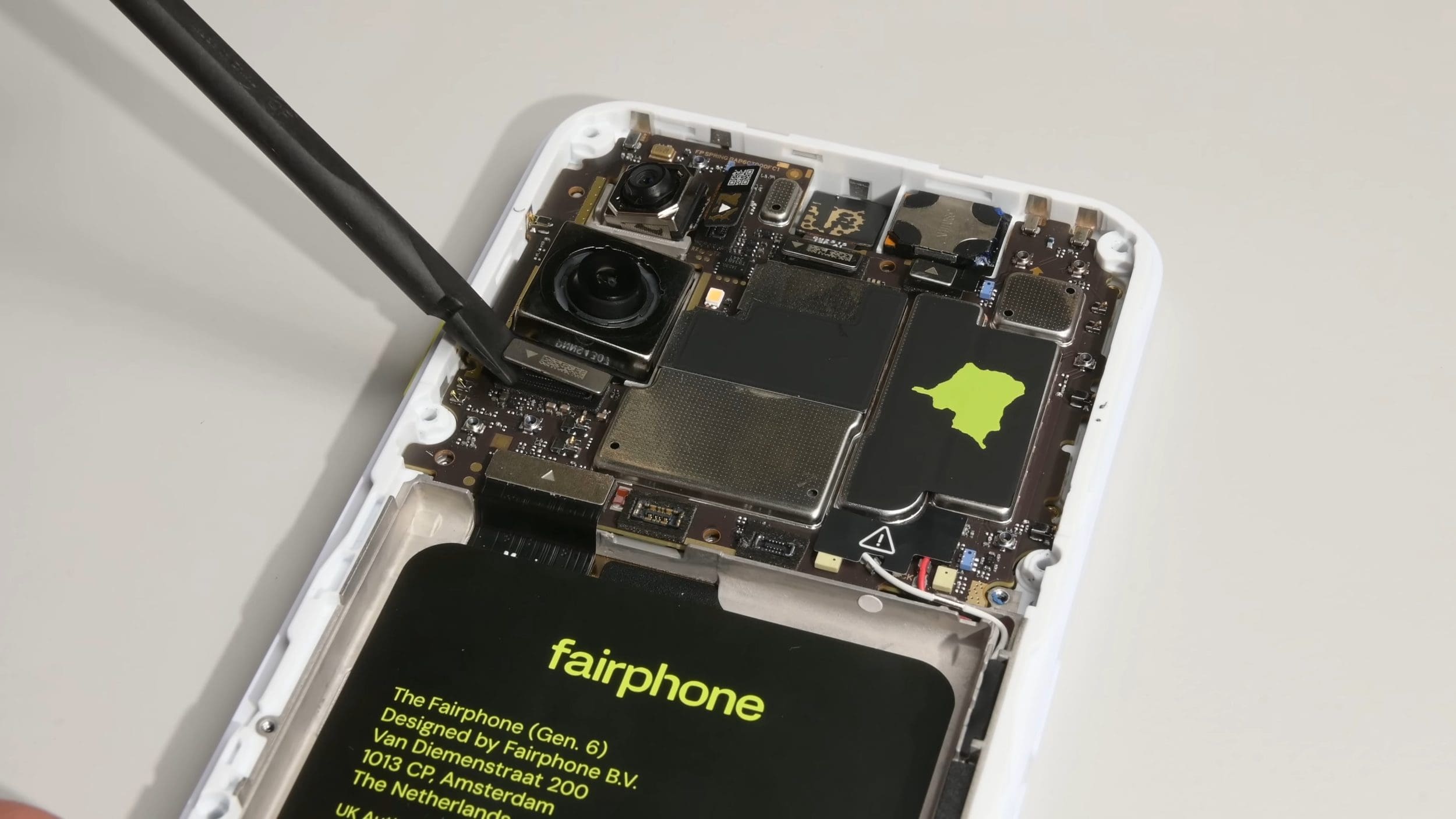 fairphone-6-este-cel-mai-u-or-de-reparat-telefon-conform-ifixit-nota