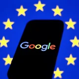 Google va adera la politicile Comisiei Europene privind AI