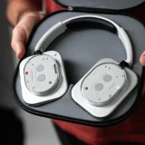 Nothing lansează primele căști over-ear Headphone (1)