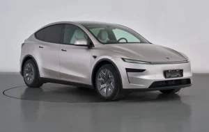 Tesla a lansat oficial Model YL, un SUV electric cu 6 locuri