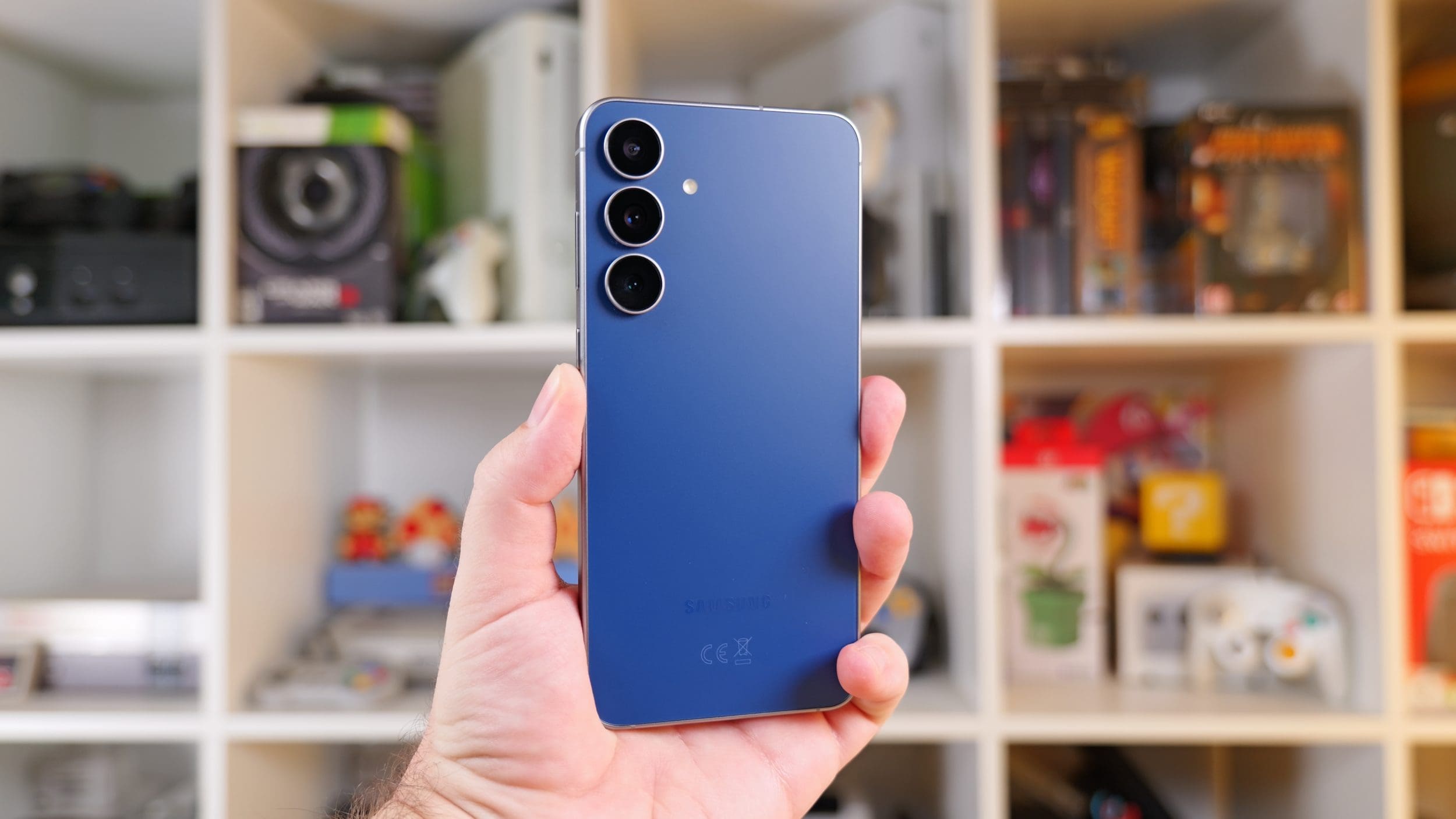 Întâmplare bizară în Londra: hoții returnează telefoanele Samsung