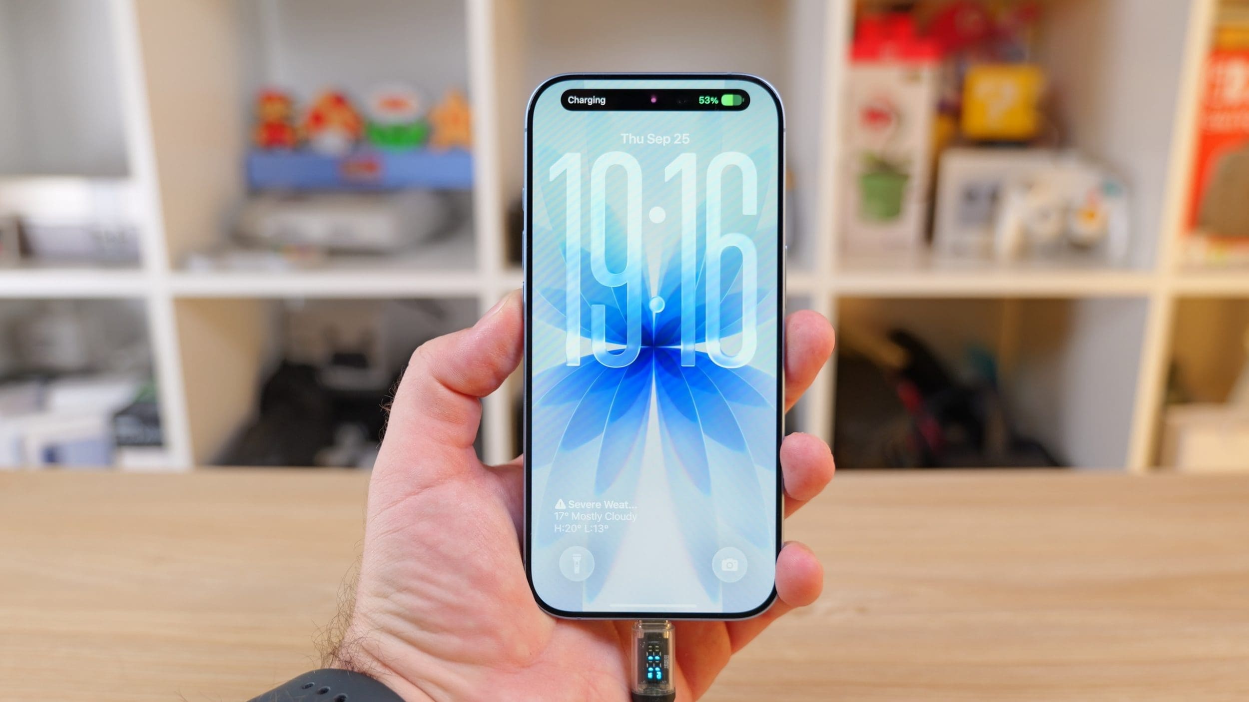 Apple iPhone 17 conduce topul celor mai vândute smartphone-uri din lume în 2026