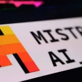 Olandezii de la ASML investesc în cel mai mare start-up AI european: Mistral AI