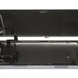 Cel mai subțire iPhone e surprinzător de ușor de reparat