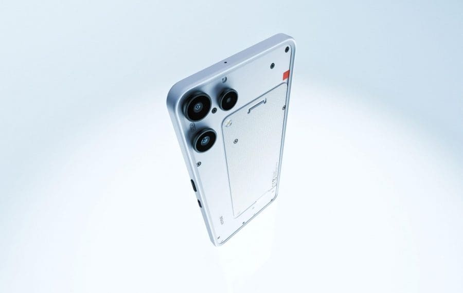 Nothing își schimbă înfățișarea!