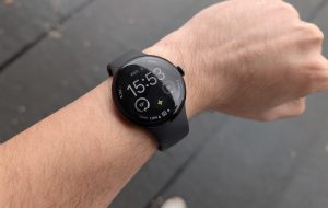 Google Pixel Watch 4 review – AI la încheietură ceasul cu cel mAI frumos ecran