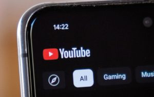 YouTube nu mai rulează în background dacă folosești alte browsere