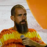 Co-fondatorul Twitter concediază oameni și adoptă AI