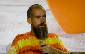 Co-fondatorul Twitter concediază oameni și adoptă AI