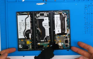 Un modder a folosit bateriile Honor Magic V6 Blade în Galaxy Z TriFold:  9.600 mAh