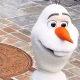 Noul robot AI Olaf din parcul Disneyland