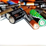 Un nou tip de baterie promite autonomie dublă pentru smartphone-uri