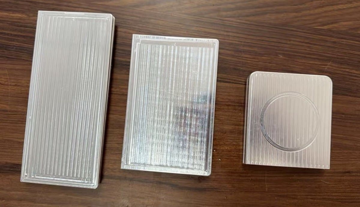 Primele imagini cu machetele Galaxy Z Fold8, Z Fold8 Wide și Z Flip8