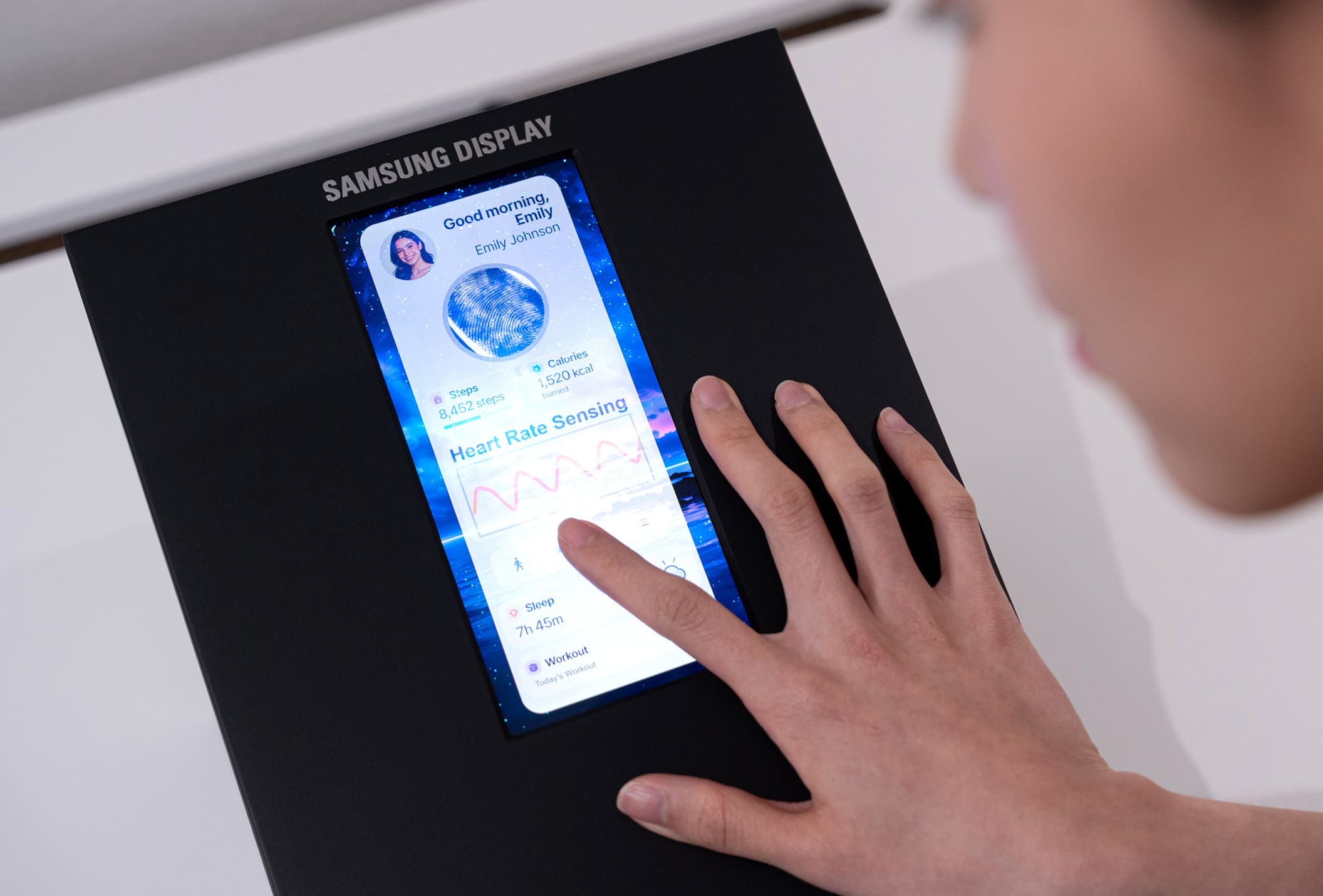 Samsung prezintă un ecran care îți măsoară pulsul și tensiunea