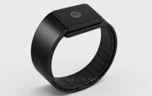 Motorola a inventat un smartphone care poate fi purtat ca smartwatch