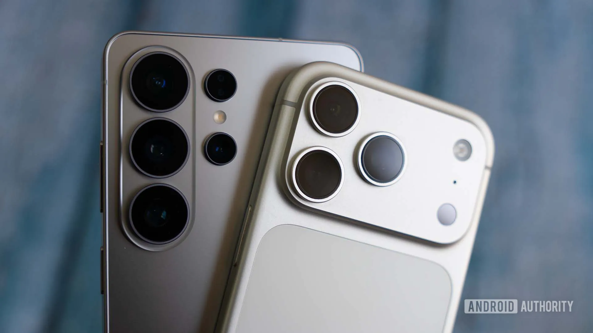 Samsung ar fi preluat la Galaxy S27 Ultra și design-ul iPhone