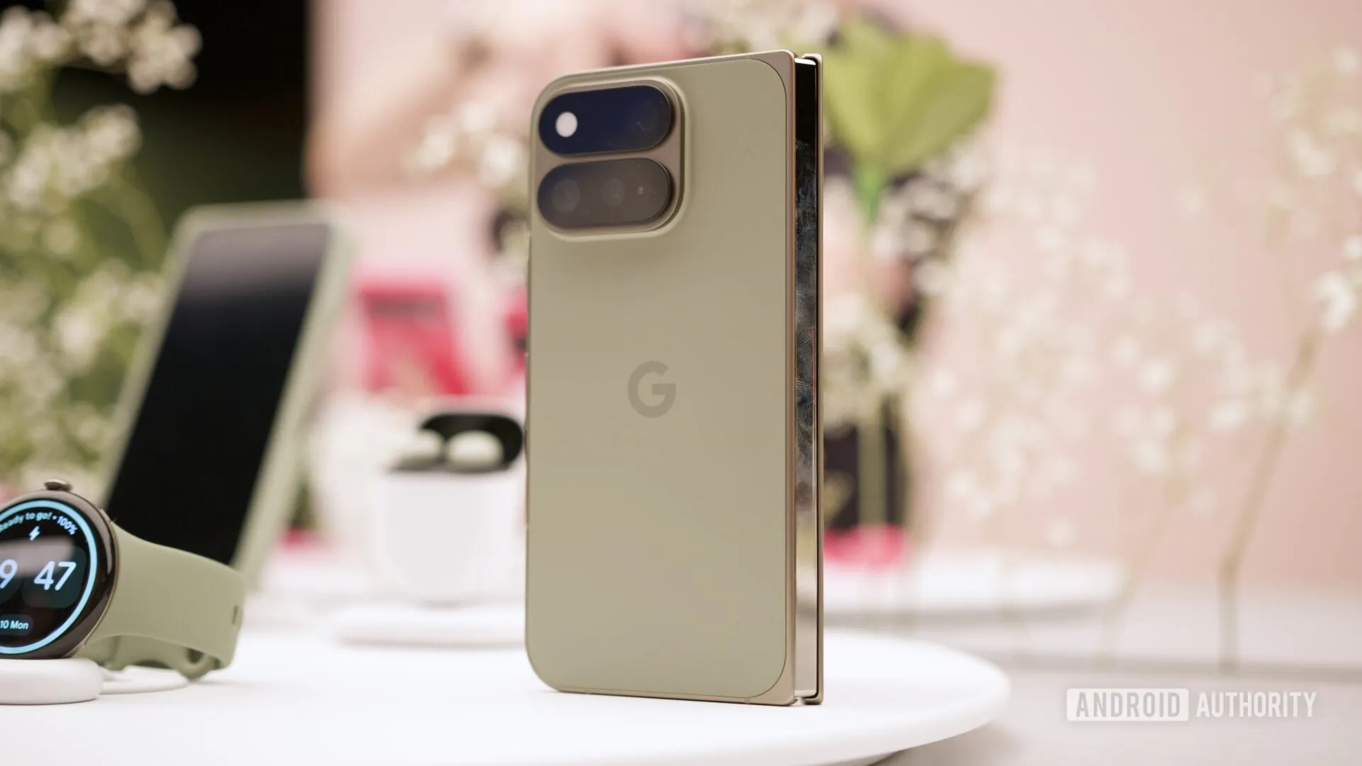Pixel 11 Pro Fold continuă tradiția testelor de îndoire dezastruoase